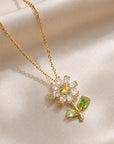 Daisy Bloom Pendant Necklace - Misty and Molly