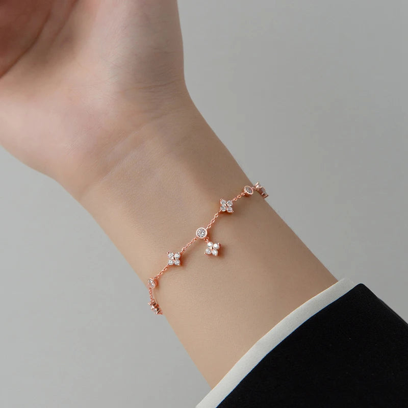 Circle of Luck Clover Moissanite Bracelet