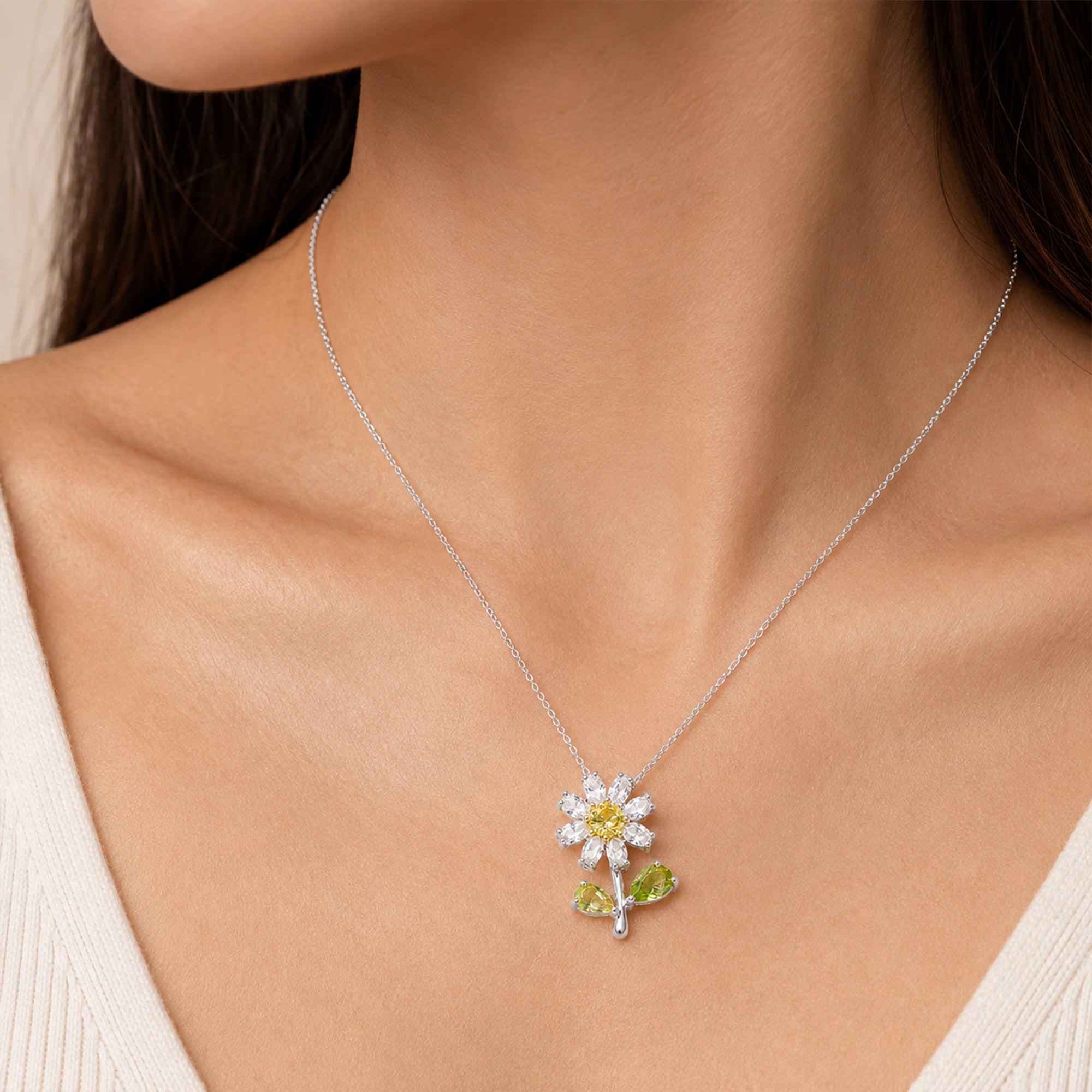 Daisy Bloom Pendant Necklace