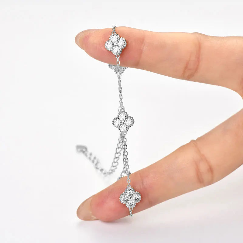 Timeless Clover Moissanite Bracelet