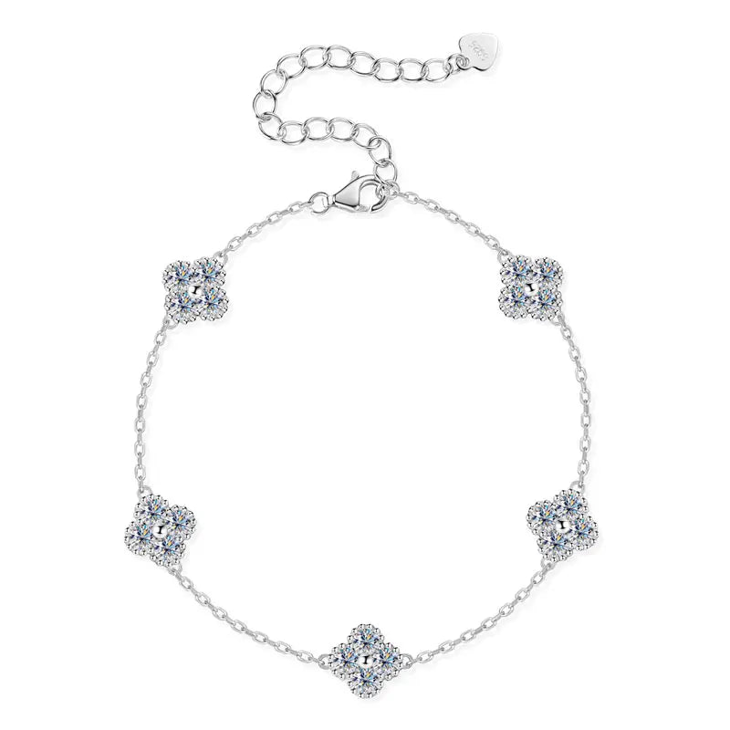 Timeless Clover Moissanite Bracelet