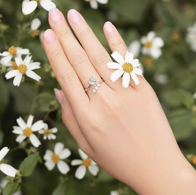 Lucky Clover Resizable Silver Rings - Misty and Molly