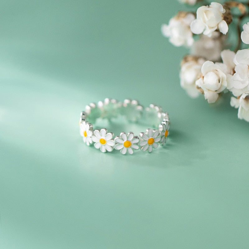 Daisies Ring - Misty and Molly