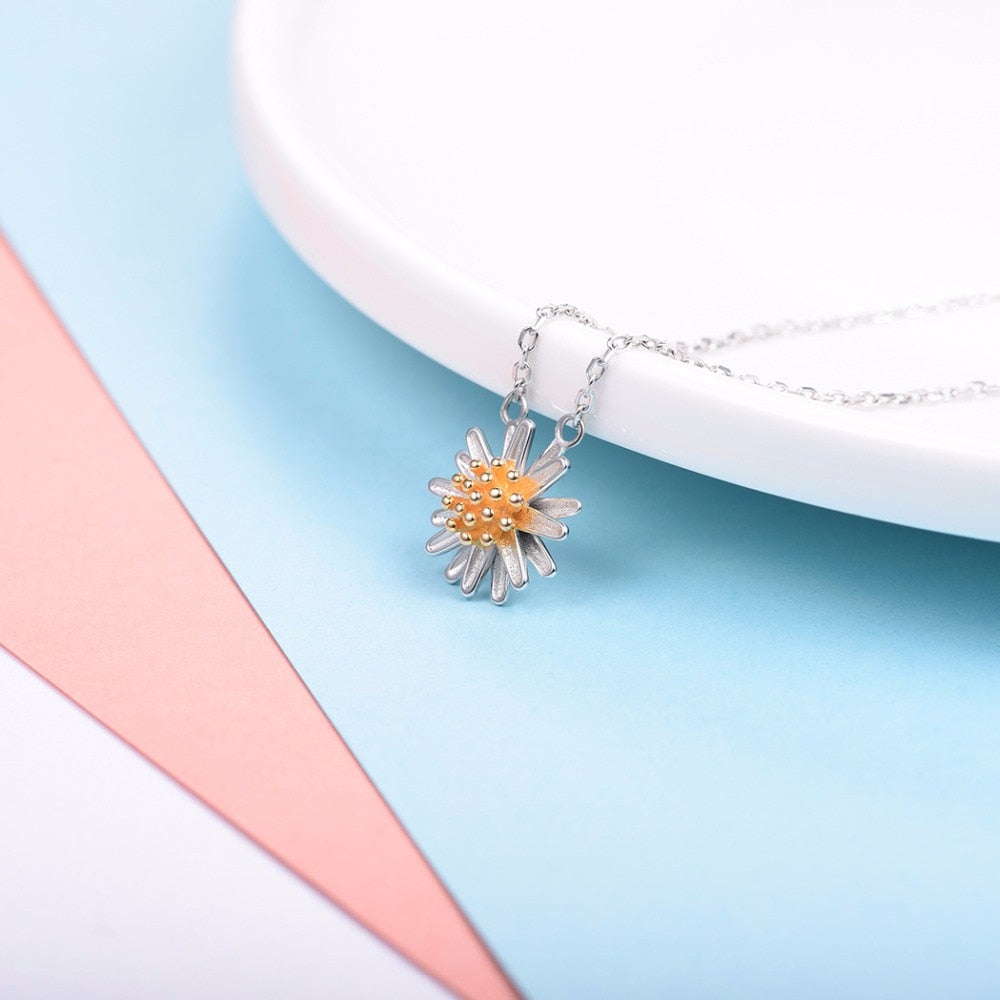 Daisy Necklace - Misty and Molly