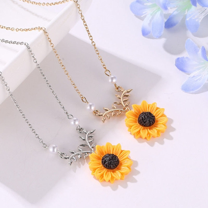 Yellow store sunflower necklace